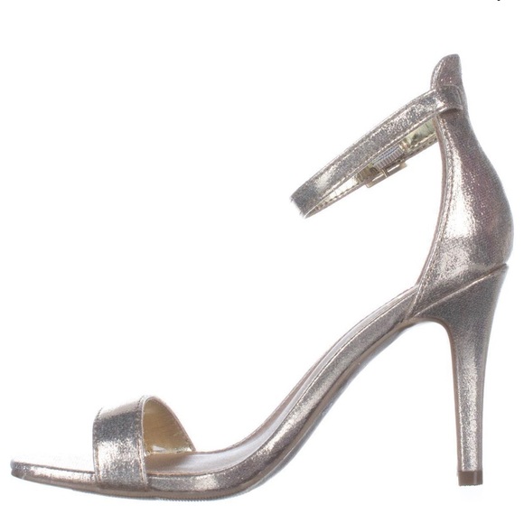 Womens MG35 Blaire2 Ankle Strap Sandals, Gold - Picture 7 of 8